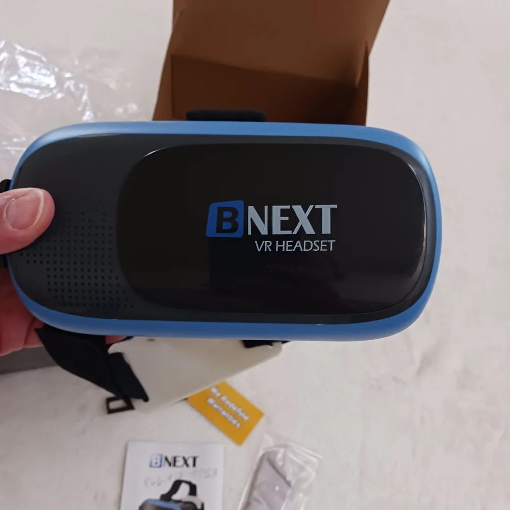 BNEXT VR Headset in Black and Blue